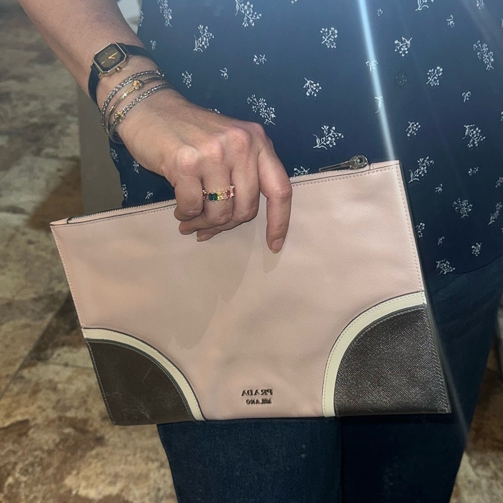 Prada bag - Picture 3 of 17